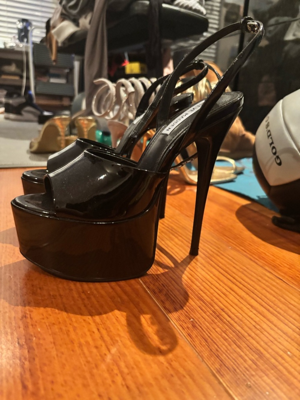 NWOT Steve Madden Jezzica Black Patent Platform Slingback Heels
